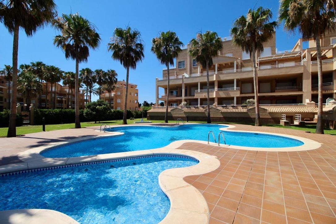 Atico Con Piscina Privada En Primera Linea Leilighet Denia Eksteriør bilde